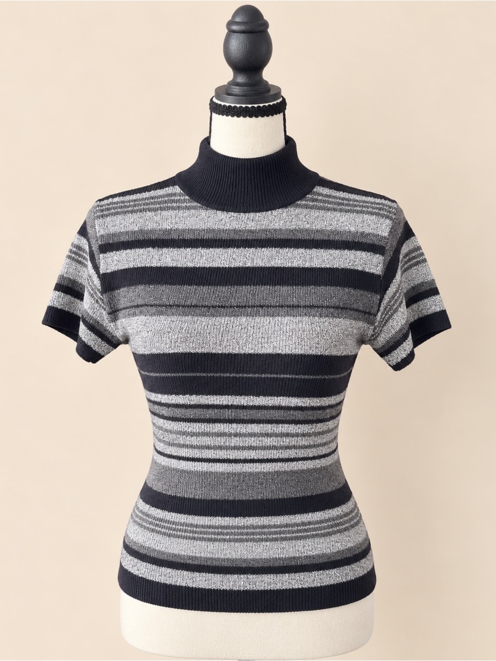 70s Vintage Stripe Knit Short Sleeve Sweater M